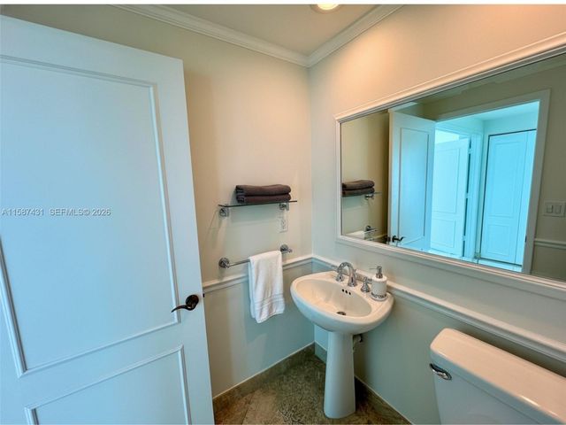 300 S Pointe Dr 1001, Miami Beach, FL 33139