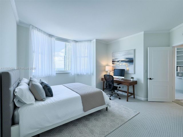 300 S Pointe Dr 1001, Miami Beach, FL 33139