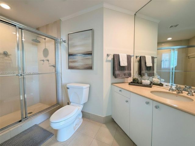 300 S Pointe Dr 1001, Miami Beach, FL 33139