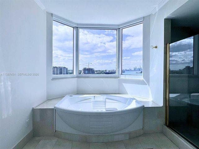 300 S Pointe Dr 1001, Miami Beach, FL 33139