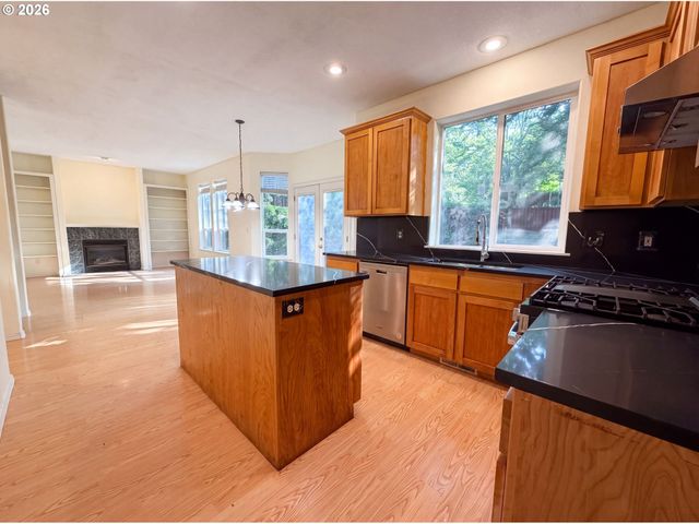 8348 Se 140TH Ct, Portland, OR 97236