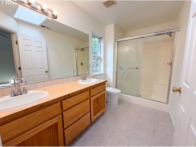8348 Se 140TH Ct, Portland, OR 97236