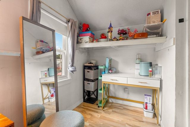 39 Macy St, Quincy, MA 02169