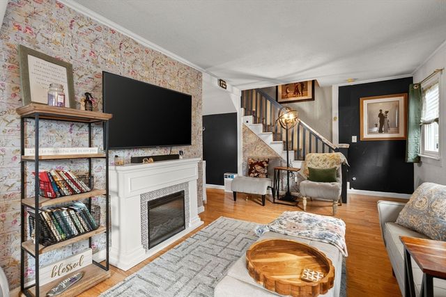 39 Macy St, Quincy, MA 02169