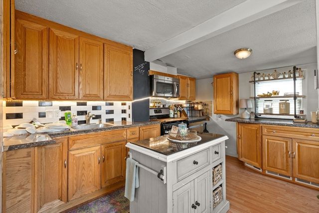 39 Macy St, Quincy, MA 02169