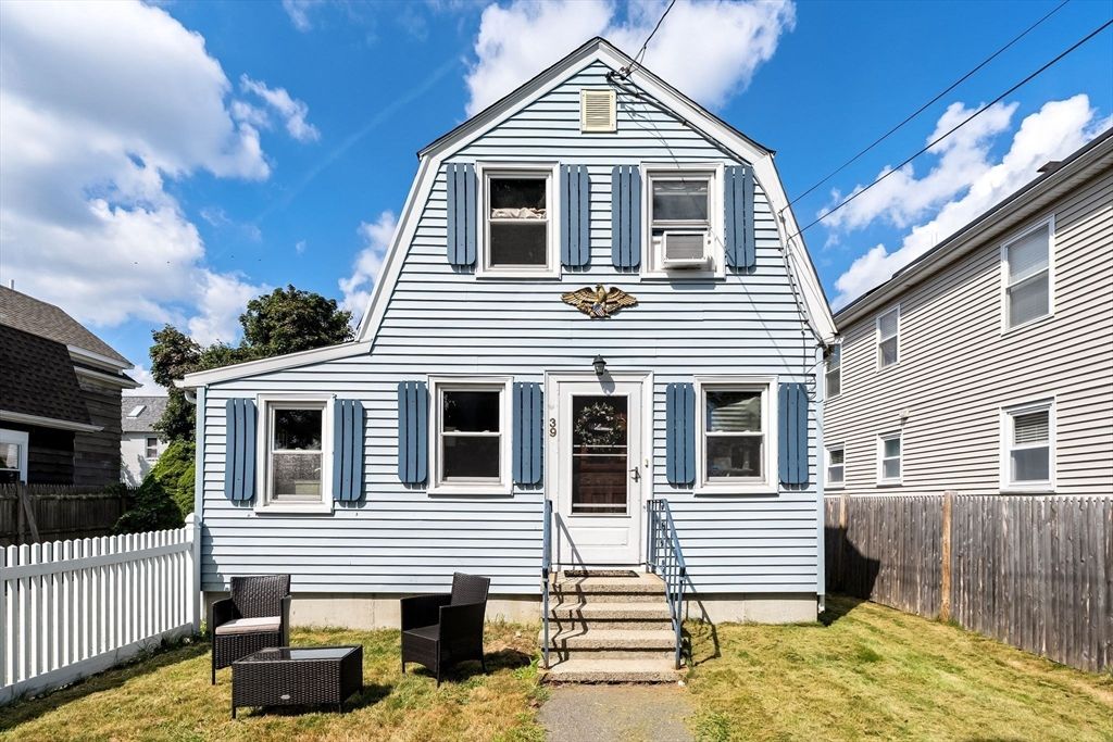 39 Macy St, Quincy, MA 02169