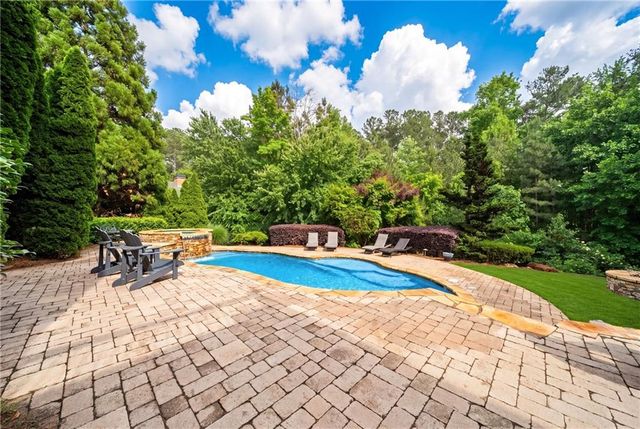 1032 Windsor Green Drive, Canton, GA 30115