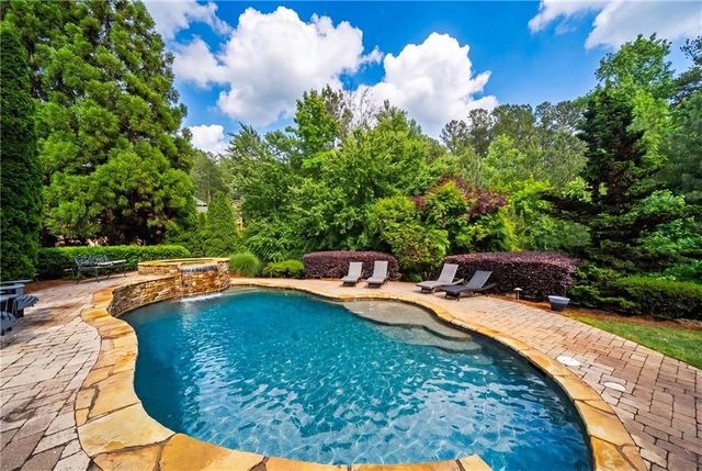 1032 Windsor Green Drive, Canton, GA 30115