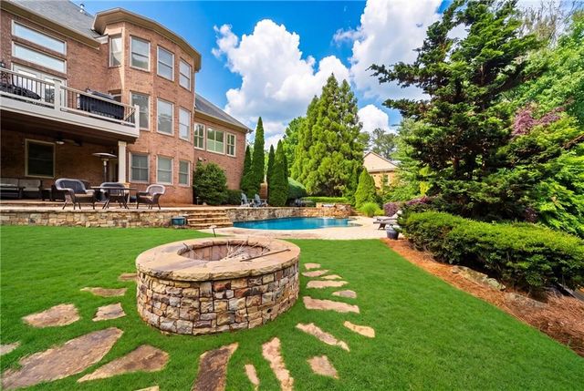 1032 Windsor Green Drive, Canton, GA 30115