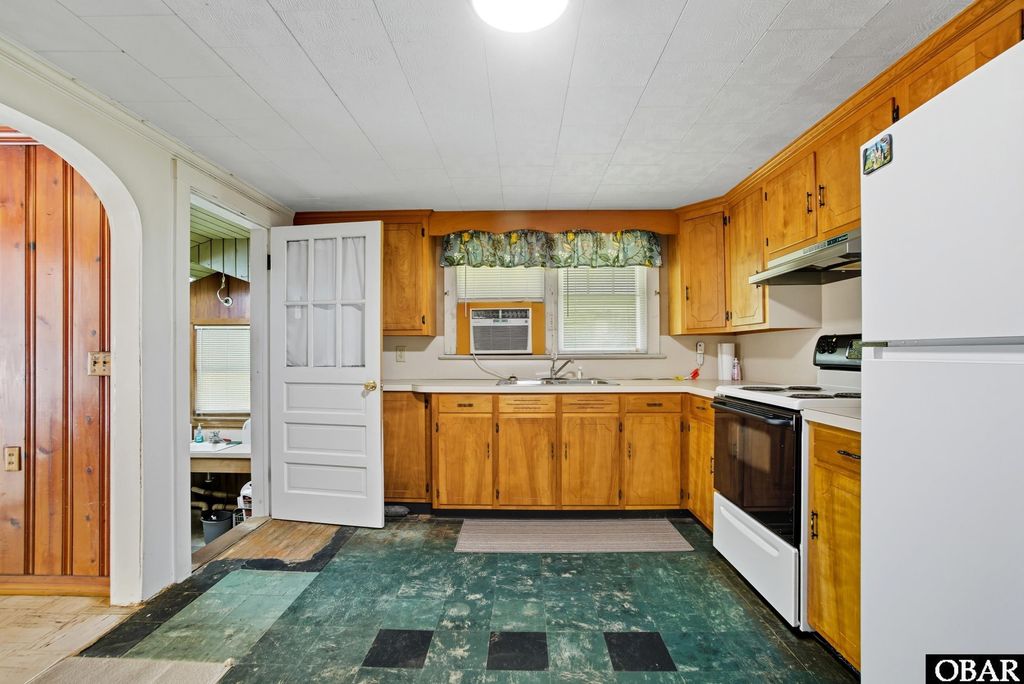 Image 14 of property listing at 163 Maple Road, Maple, NC 27956