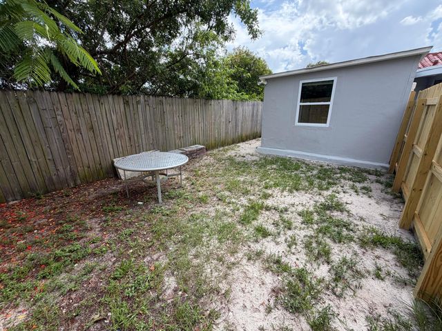 1508 NW 1st Avenue 2, Fort Lauderdale, FL 33311