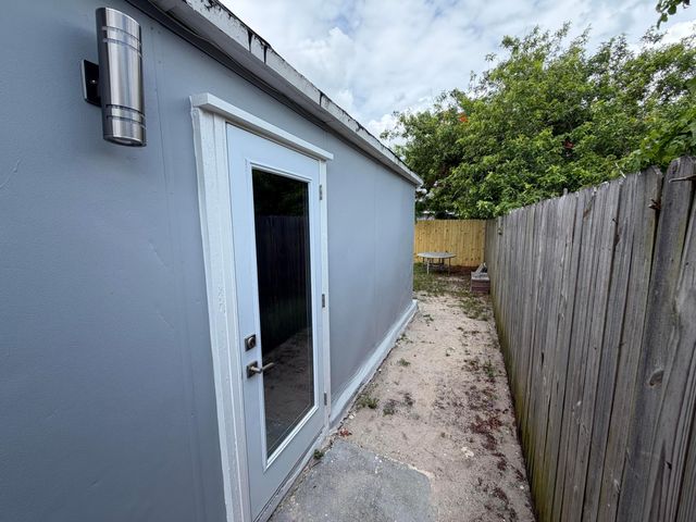 1508 NW 1st Avenue 2, Fort Lauderdale, FL 33311
