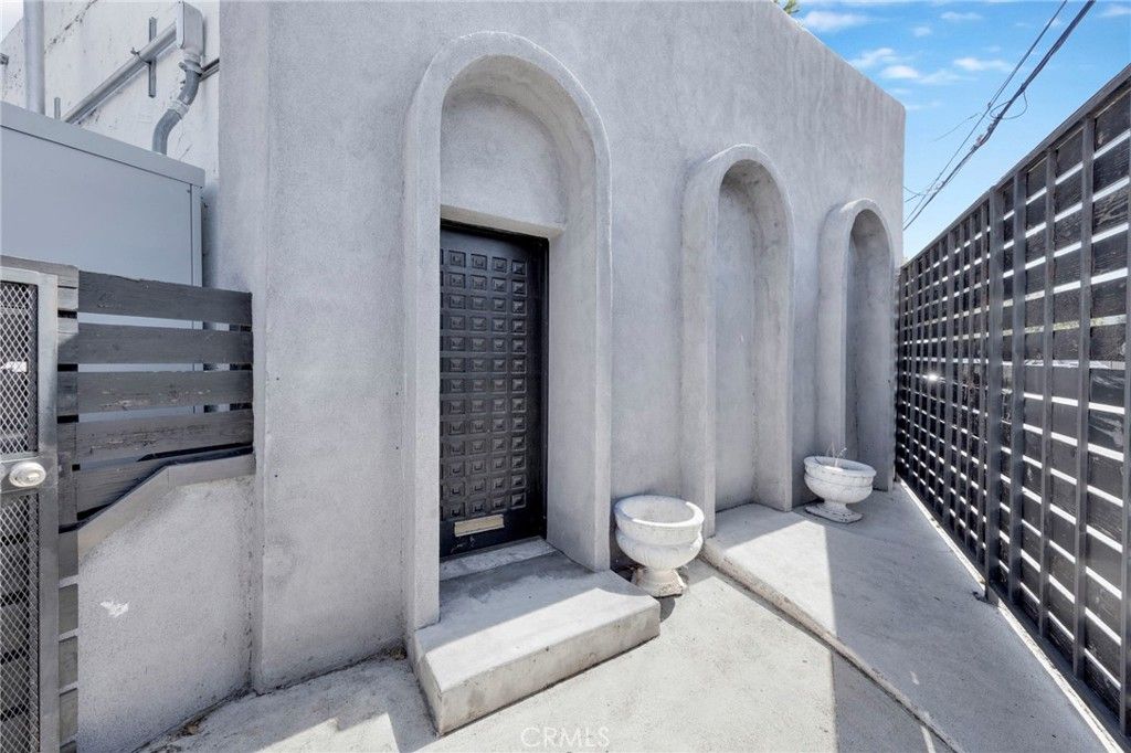 10446 Scoville, Sunland, CA 91040 — photo 3