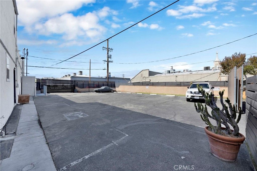 10446 Scoville, Sunland, CA 91040 — photo 4