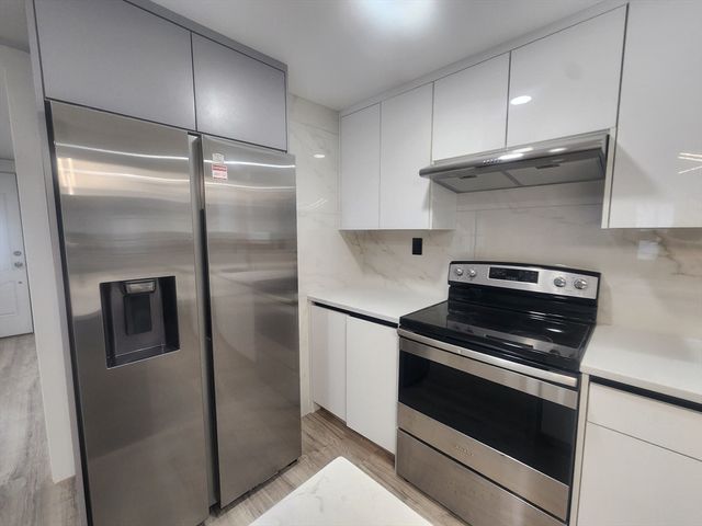 52 Glenwood Rd, Lynn, MA 01904