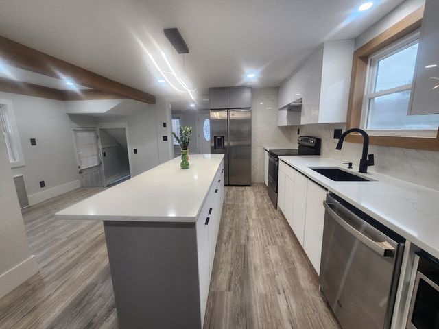 52 Glenwood Rd, Lynn, MA 01904