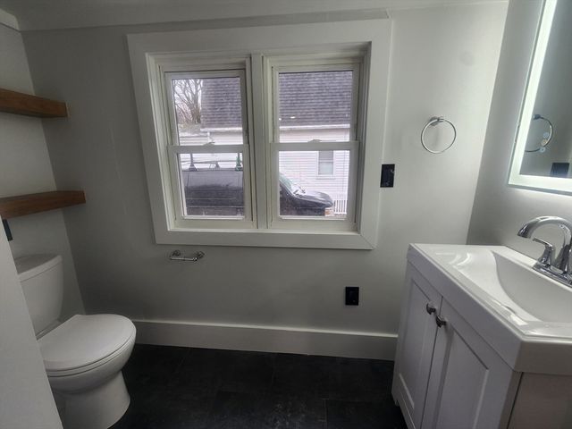 52 Glenwood Rd, Lynn, MA 01904