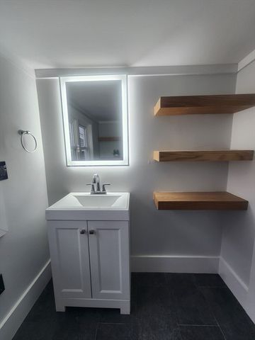 52 Glenwood Rd, Lynn, MA 01904