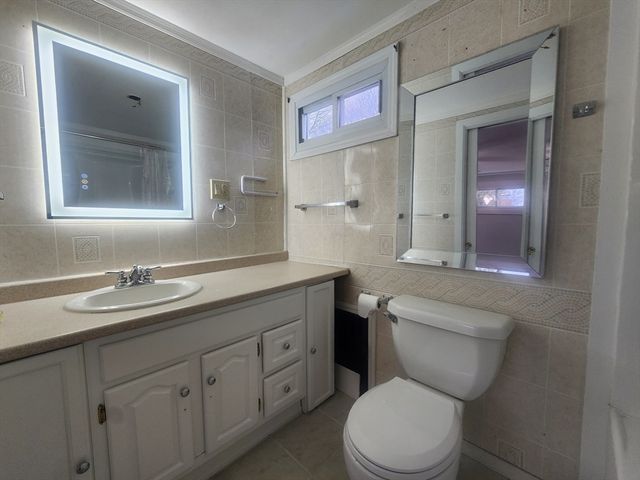 52 Glenwood Rd, Lynn, MA 01904