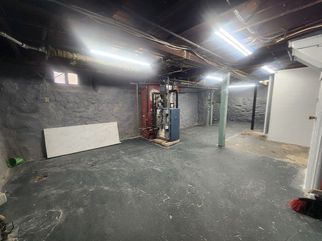 52 Glenwood Rd, Lynn, MA 01904