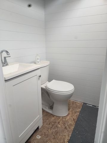 52 Glenwood Rd, Lynn, MA 01904