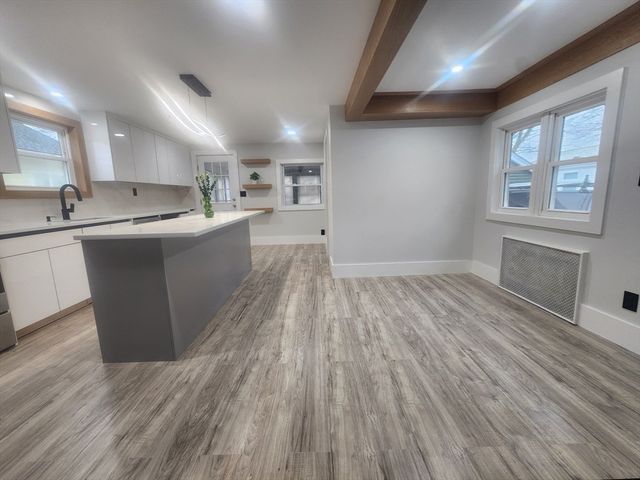 52 Glenwood Rd, Lynn, MA 01904