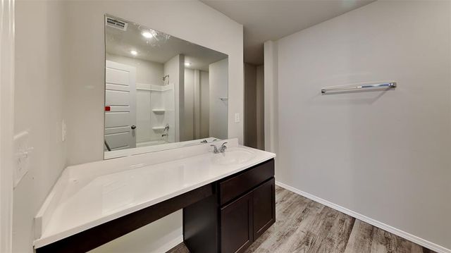 12005 SW 32nd Street, Yukon, OK 73099