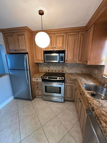 9949 Sandalfoot Boulevard Apt 533, Boca Raton, FL 33428
