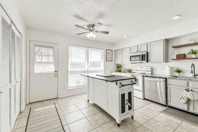 19323 Hollowlog Drive, Katy, TX 77449