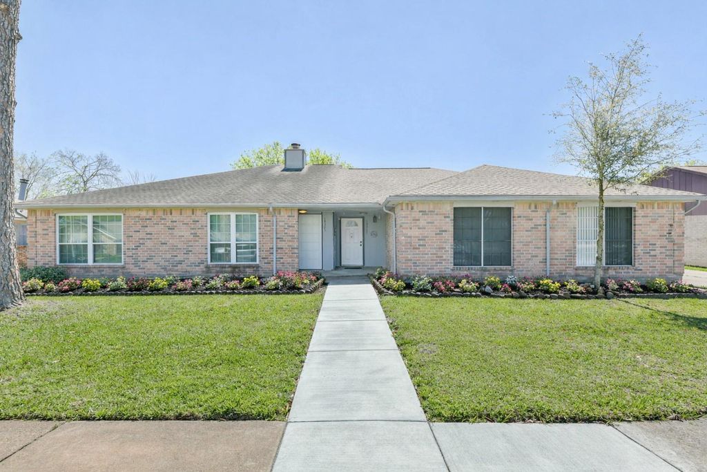19323 Hollowlog Drive, Katy, TX 77449