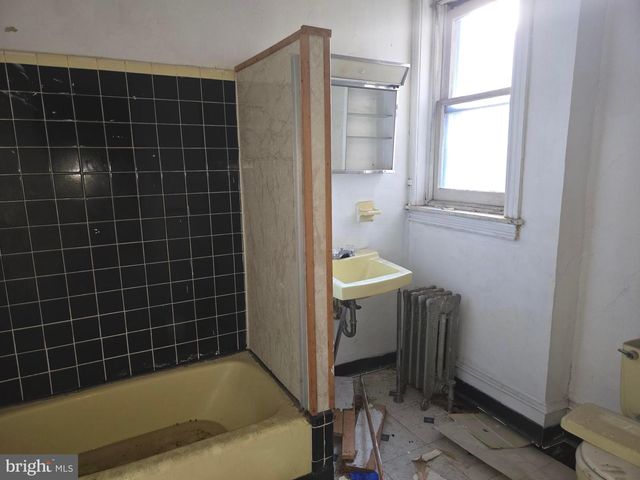 211 S 49TH ST, Philadelphia, PA 19139