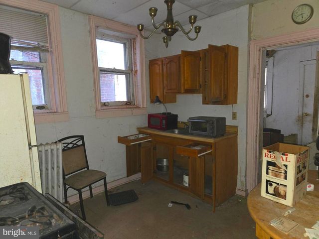 211 S 49TH ST, Philadelphia, PA 19139