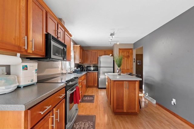 2203 E COLLEGE AVENUE, Appleton, WI 54915