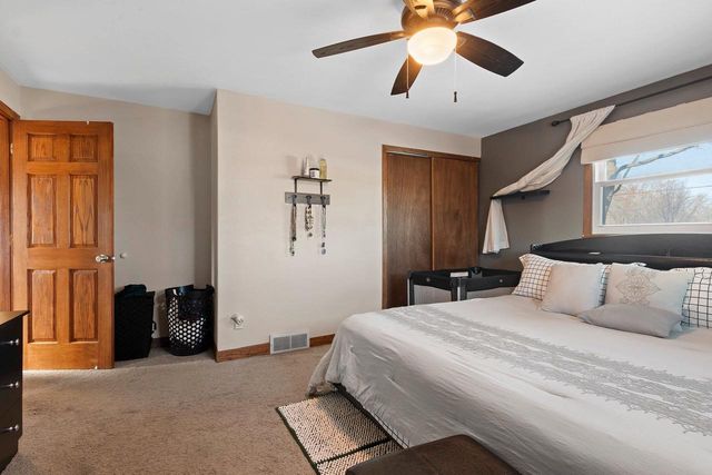 2203 E COLLEGE AVENUE, Appleton, WI 54915