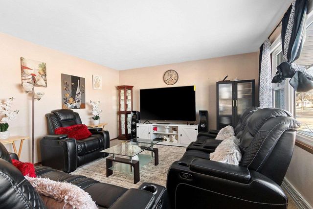 2203 E COLLEGE AVENUE, Appleton, WI 54915