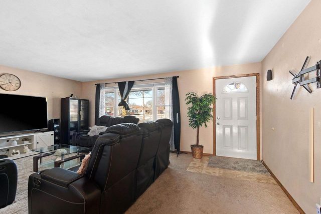 2203 E COLLEGE AVENUE, Appleton, WI 54915