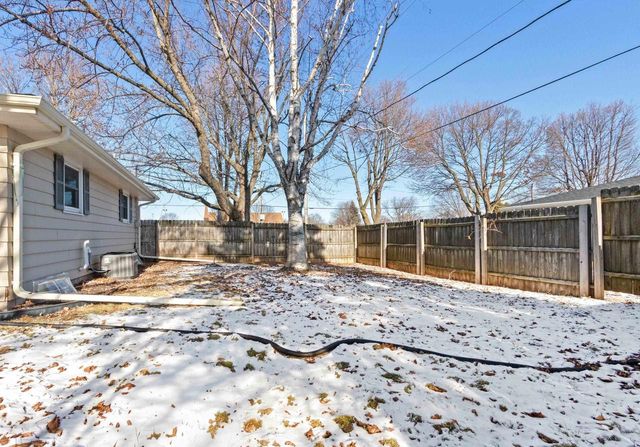 2203 E COLLEGE AVENUE, Appleton, WI 54915