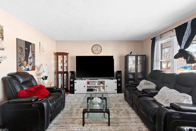 2203 E COLLEGE AVENUE, Appleton, WI 54915