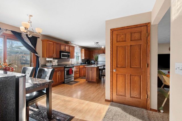 2203 E COLLEGE AVENUE, Appleton, WI 54915