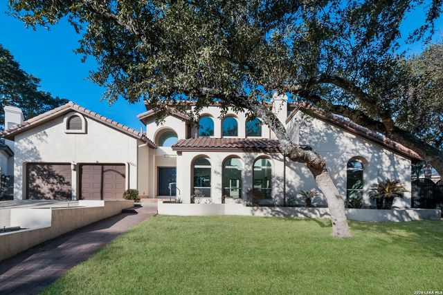 9226 Honey Creek Dr, San Antonio, TX 78230