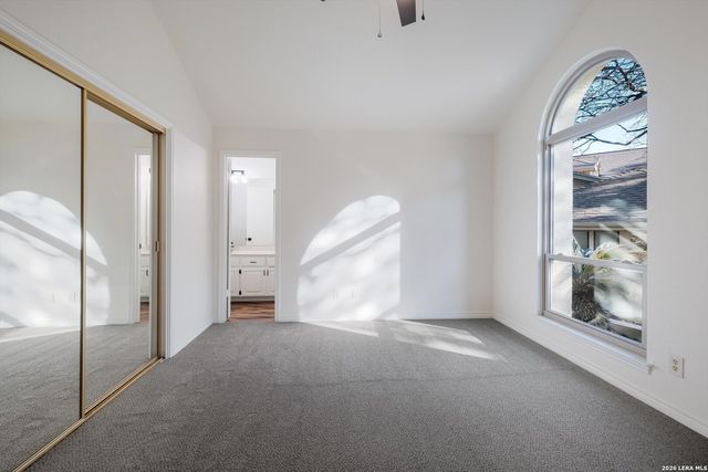 9226 Honey Creek Dr, San Antonio, TX 78230