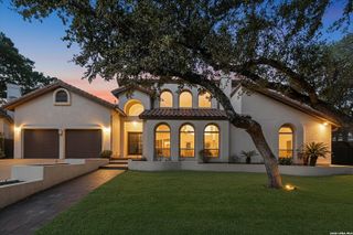 9226 Honey Creek Dr, San Antonio, TX 78230