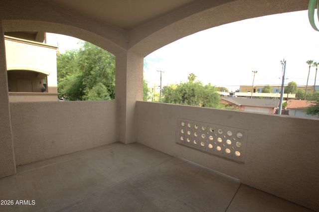 920 E DEVONSHIRE Avenue 2002, Phoenix, AZ 85014