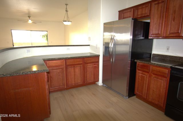 920 E DEVONSHIRE Avenue 2002, Phoenix, AZ 85014