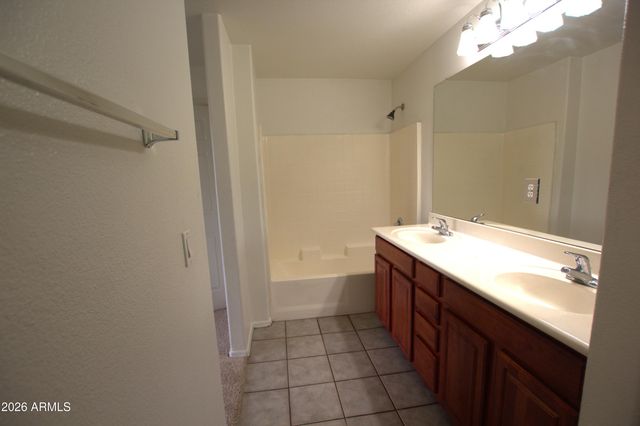 920 E DEVONSHIRE Avenue 2002, Phoenix, AZ 85014
