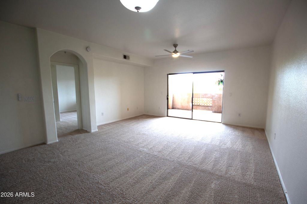 920 E DEVONSHIRE Avenue 2002, Phoenix, AZ 85014 — photo 2