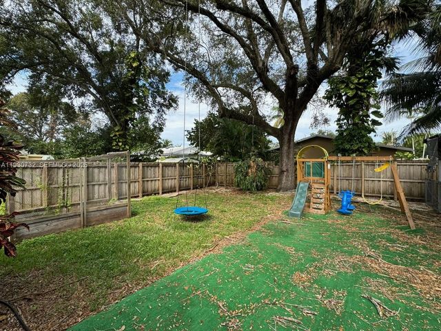 1821 SW 23rd St 0, Fort Lauderdale, FL 33315