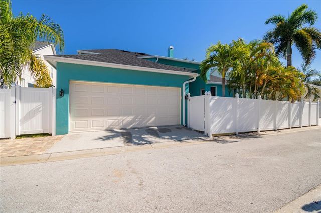 8094 COTTONWOOD COURT, Seminole, FL 33776