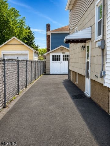 204 Tontine Ave, Lyndhurst Twp., NJ 07071