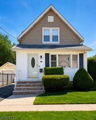 204 Tontine Ave, Lyndhurst Twp., NJ 07071